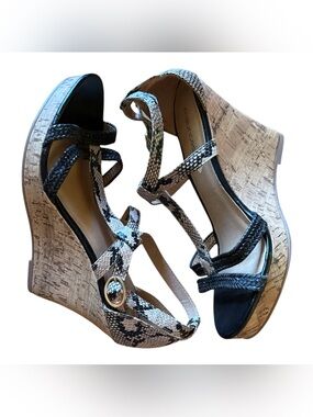 Maurices Snakeskin Cork‎ Wedge Sandals Womens 9 Open Toe Ankle Strap Platform